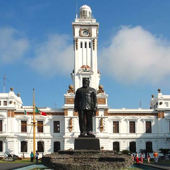 Visitar el Faro Venustiano Carranza en el Puerto de Veracruz